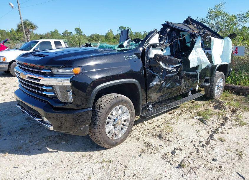 Photo 2 of 2022 Chevrolet Silverado 2500HD (VIN 2GC4YREY2N1207630)