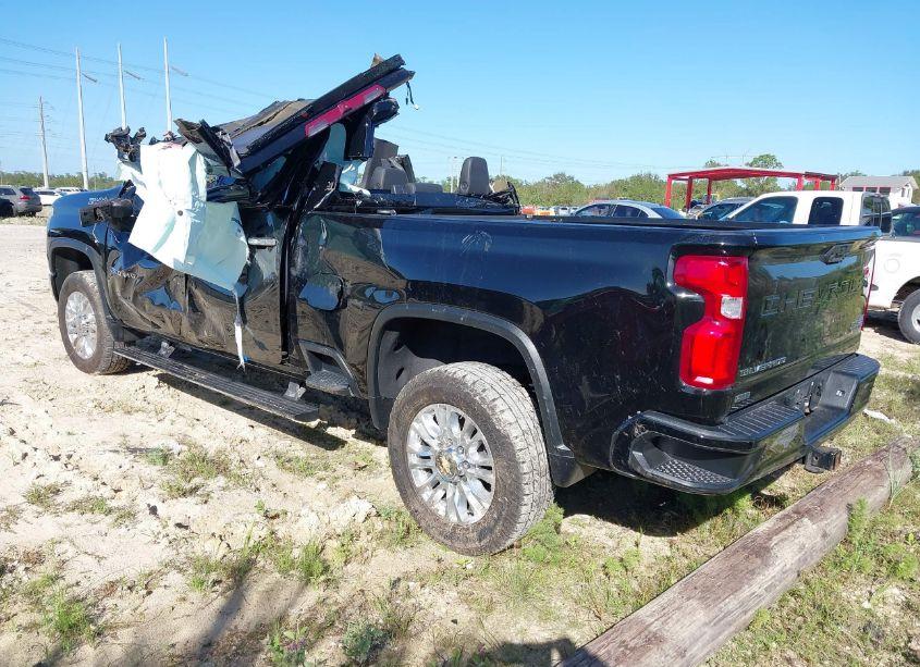 Photo 3 of 2022 Chevrolet Silverado 2500HD (VIN 2GC4YREY2N1207630)