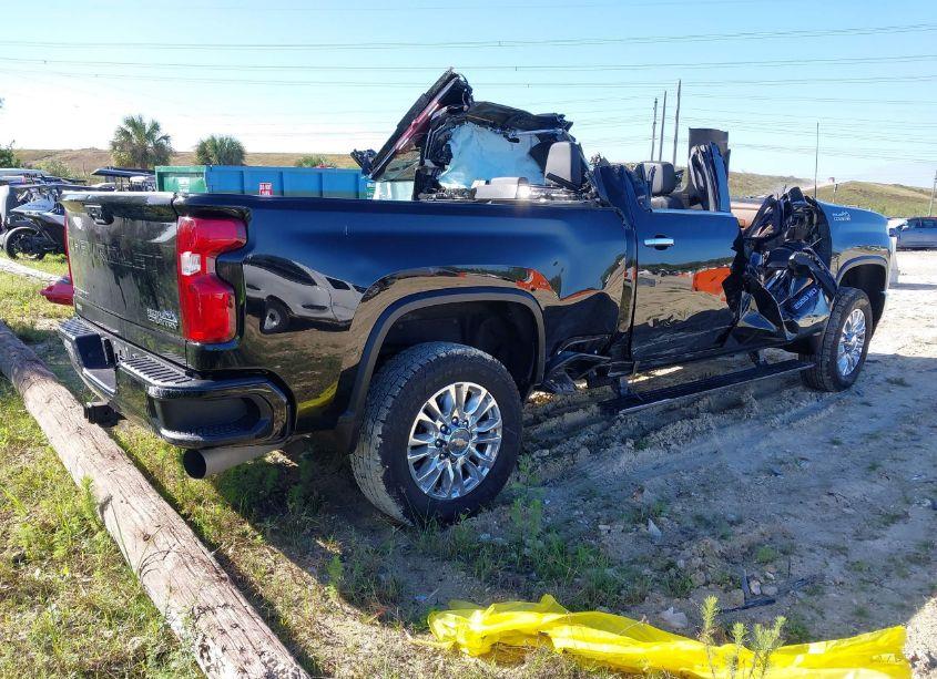 Photo 4 of 2022 Chevrolet Silverado 2500HD (VIN 2GC4YREY2N1207630)
