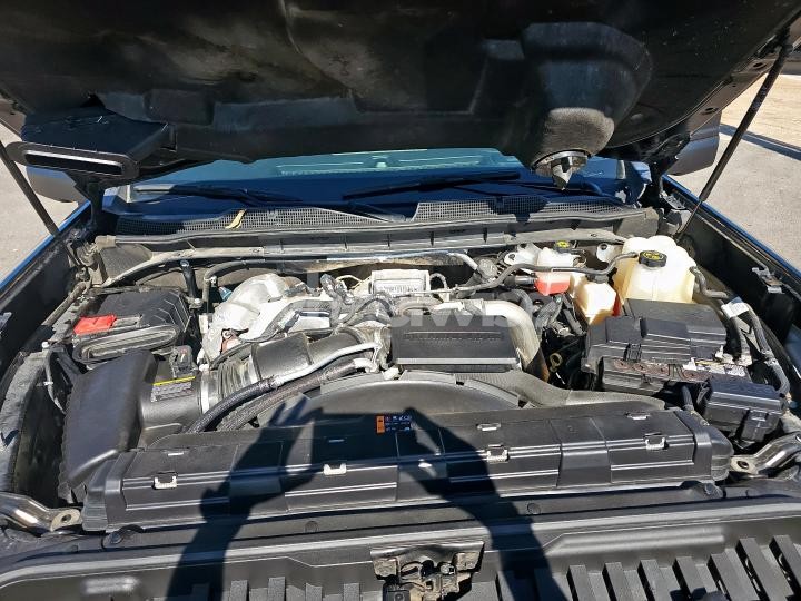 Photo 5 of 2022 CHEVROLET SILVERADO K2500 HIGH COUNTRY (VIN 2GC4YREY4N1213347)