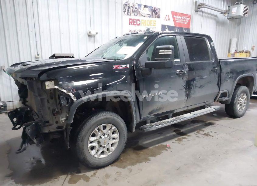 Photo 2 of 2022 Chevrolet Silverado 3500HD 4WD STANDARD BED LT (VIN 2GC4YTE79N1223179)