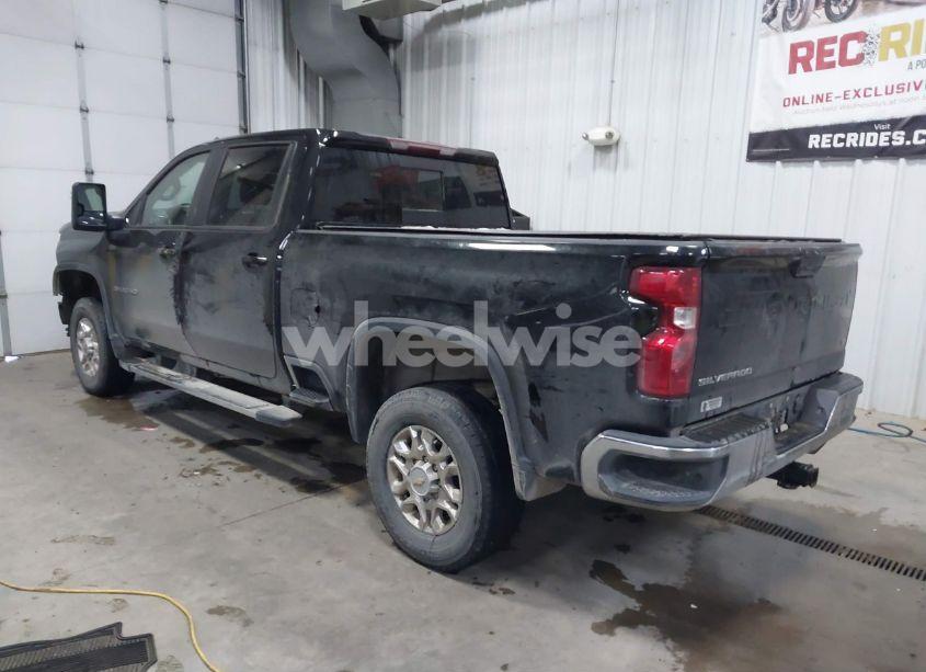 Photo 3 of 2022 Chevrolet Silverado 3500HD 4WD STANDARD BED LT (VIN 2GC4YTE79N1223179)