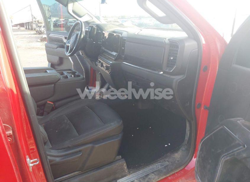 Photo 6 of 2024 Chevrolet Silverado 3500HD 4WD STANDARD BED LT (VIN 2GC4YTEY7R1200563)