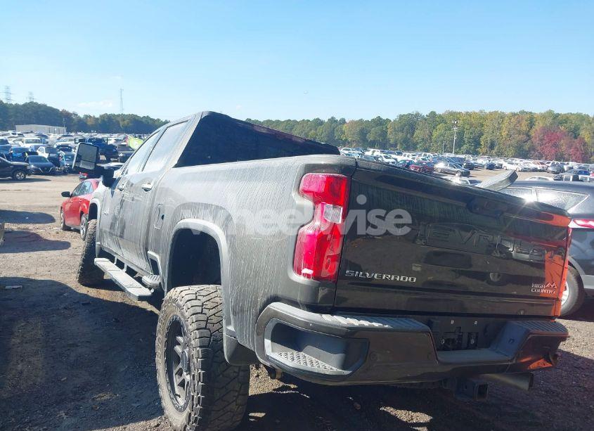 Photo 3 of 2022 Chevrolet Silverado 3500HD 4WD STANDARD BED HIGH COUNTRY (VIN 2GC4YVEY6N1215867)