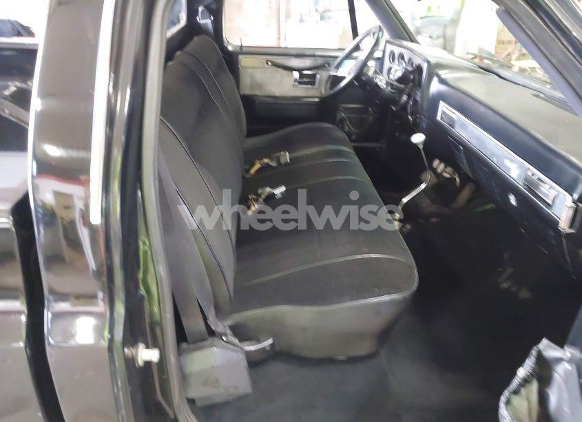 Photo 8 of 1984 Chevrolet C10 (VIN 2GCDC14H6E1206207)