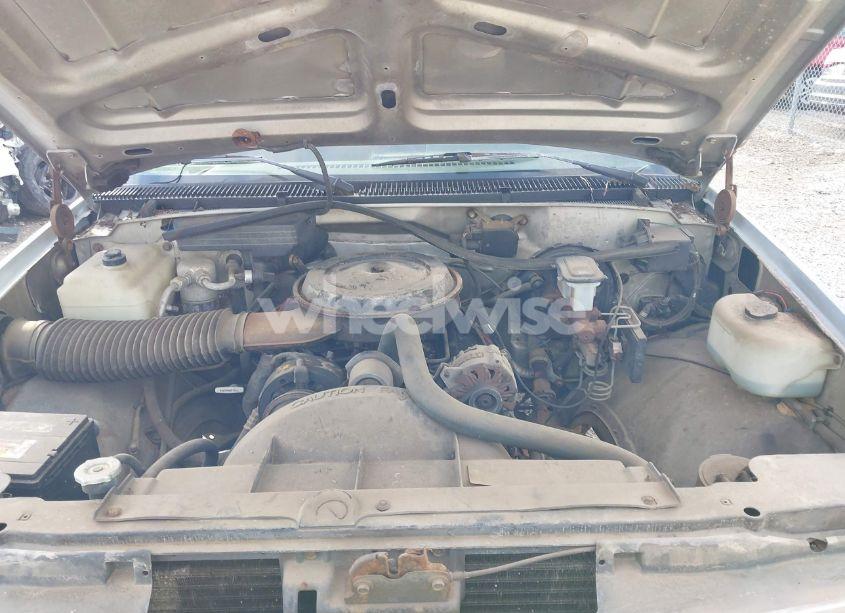 Photo 10 of 1988 Chevrolet Gmt-400 C1500 (VIN 2GCDC14H7J1194837)