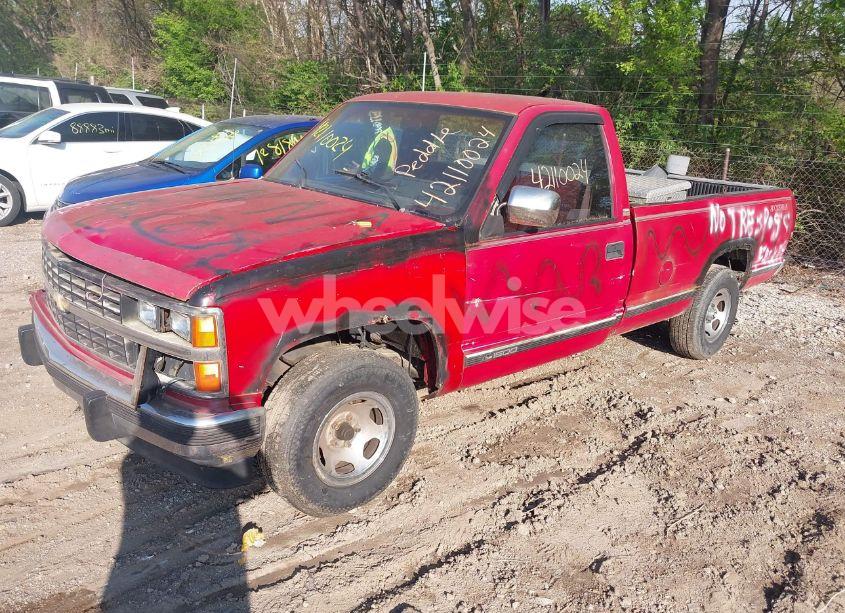 Photo 2 of 1988 Chevrolet Gmt-400 C1500 (VIN 2GCDC14K8J1127210)