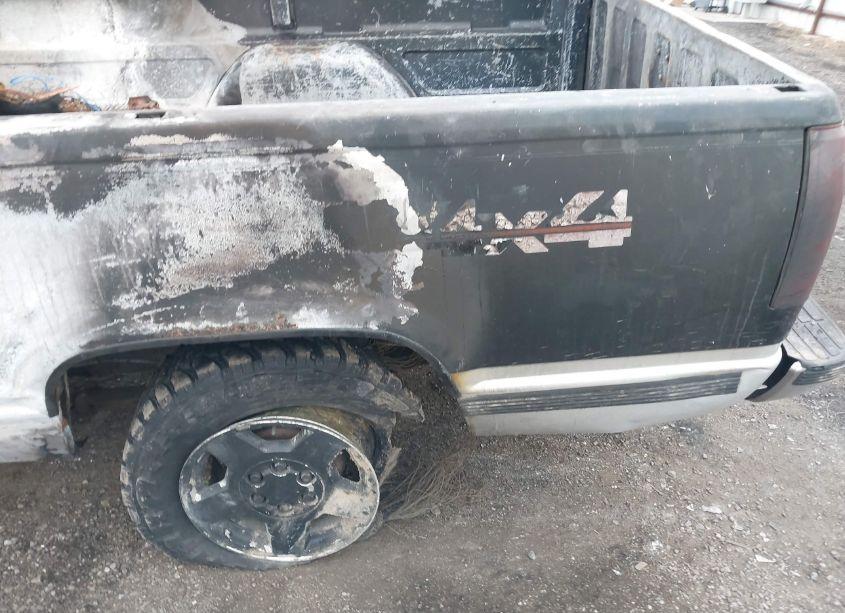 Photo 15 of 1989 Chevrolet Gmt-400 K1500 (VIN 2GCDK14K7K1252302)