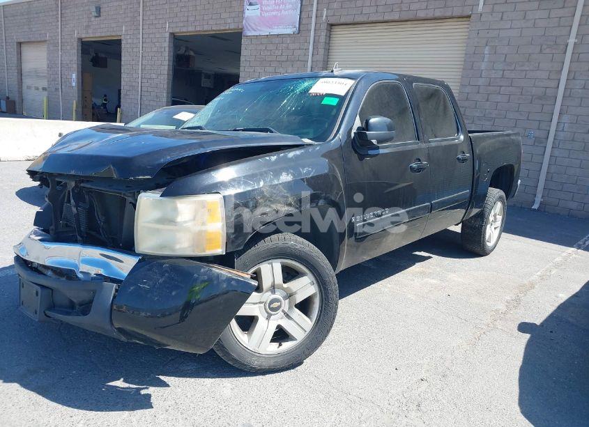 Photo 2 of 2008 Chevrolet Silverado 1500 LT1 (VIN 2GCEC130281215975)