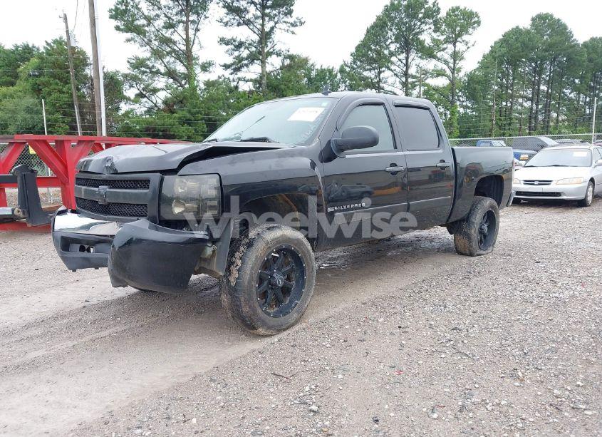 Photo 2 of 2007 Chevrolet Silverado 1500 LS (VIN 2GCEC13C271721492)
