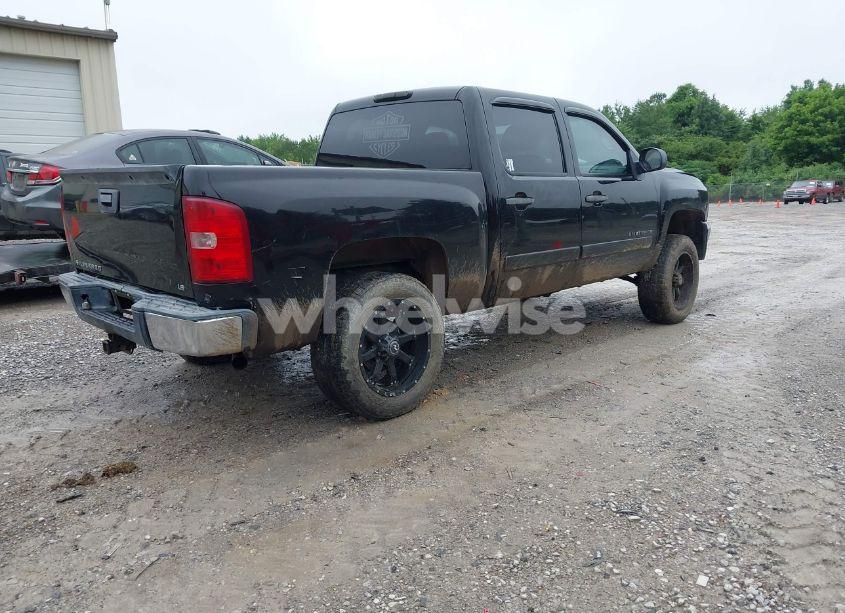 Photo 4 of 2007 Chevrolet Silverado 1500 LS (VIN 2GCEC13C271721492)