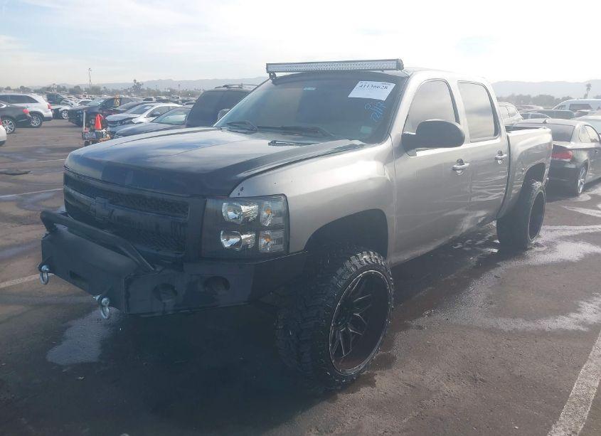 Photo 2 of 2007 Chevrolet Silverado 1500 LT1 (VIN 2GCEC13C471565732)
