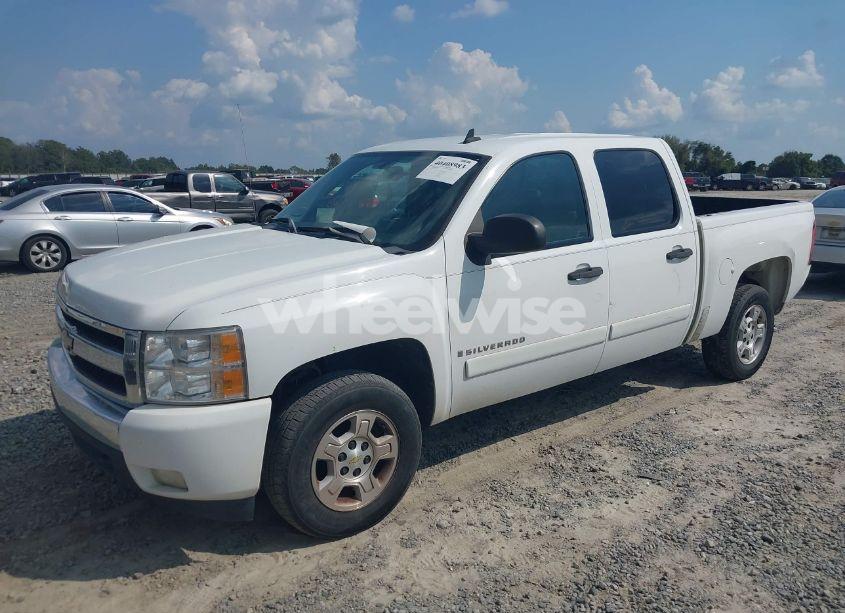 Photo 2 of 2007 Chevrolet Silverado 1500 LT1 (VIN 2GCEC13C571587416)