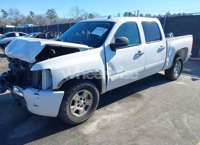 Photo 2 of 2007 Chevrolet Silverado 1500 LT1 (VIN 2GCEC13C571695258)