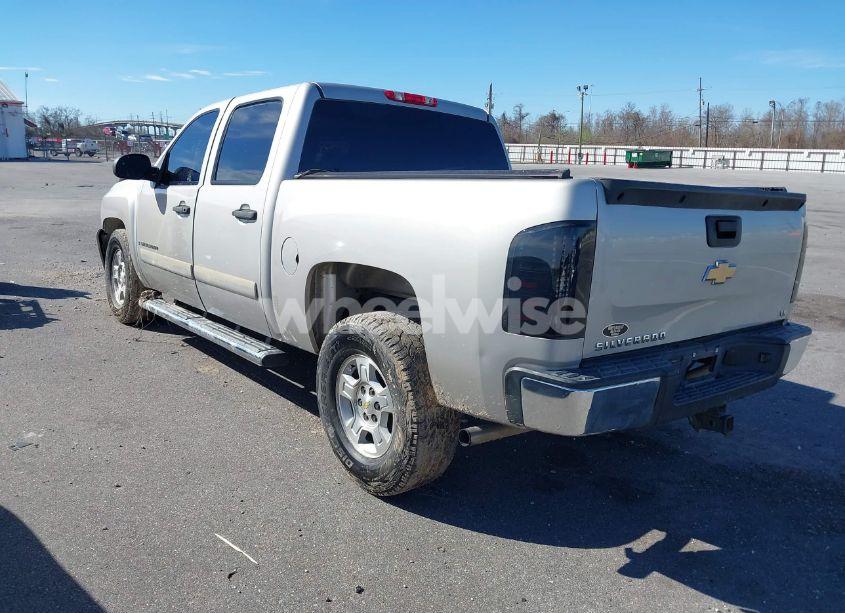Photo 3 of 2007 Chevrolet Silverado 1500 LT1 (VIN 2GCEC13C671547927)