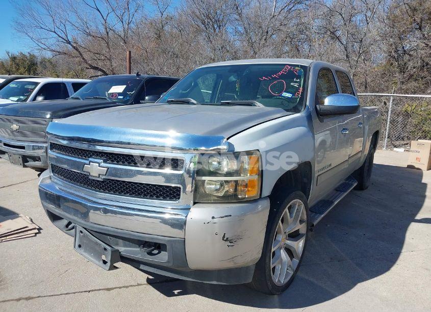 Photo 2 of 2007 Chevrolet Silverado 1500 LT1 (VIN 2GCEC13C871565569)