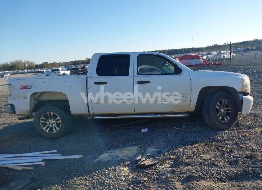 Photo 13 of 2007 Chevrolet Silverado 1500 LS (VIN 2GCEC13C871707516)