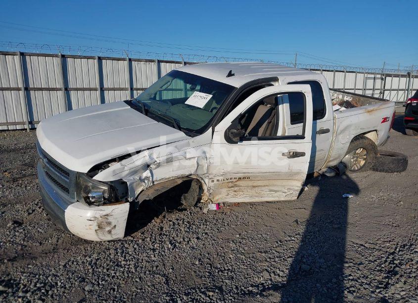 Photo 2 of 2007 Chevrolet Silverado 1500 LS (VIN 2GCEC13C871707516)