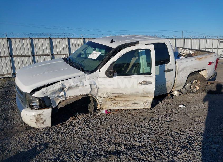 Photo 6 of 2007 Chevrolet Silverado 1500 LS (VIN 2GCEC13C871707516)