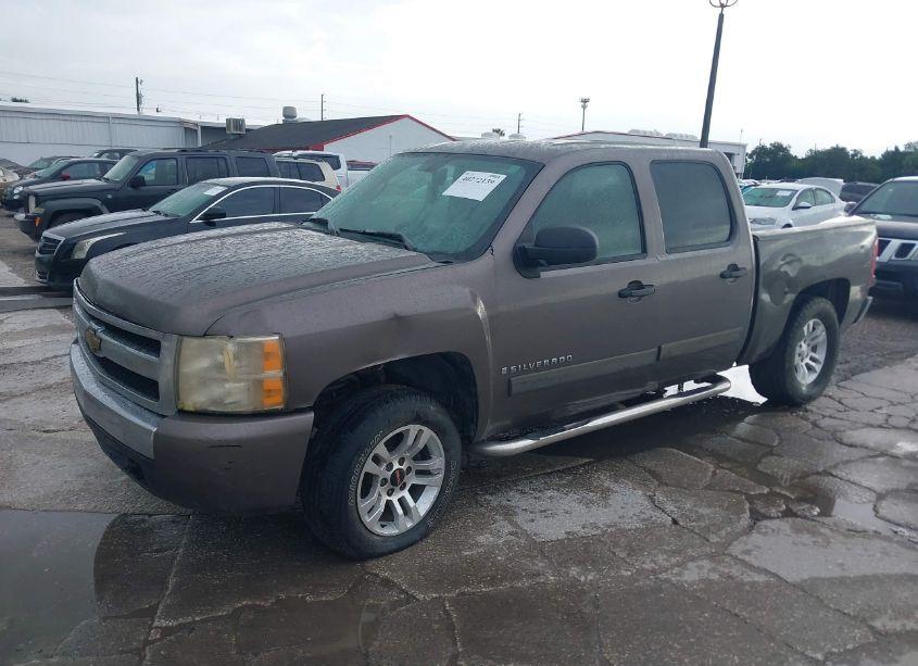 Photo 2 of 2007 Chevrolet Silverado 1500 LT1 (VIN 2GCEC13CX71554489)