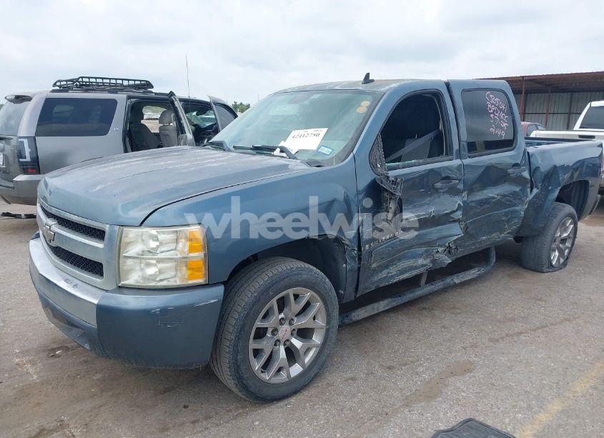 Photo 2 of 2007 Chevrolet Silverado 1500 LS (VIN 2GCEC13CX71712149)