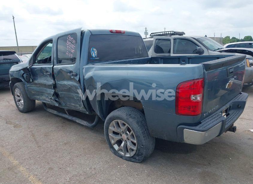 Photo 3 of 2007 Chevrolet Silverado 1500 LS (VIN 2GCEC13CX71712149)