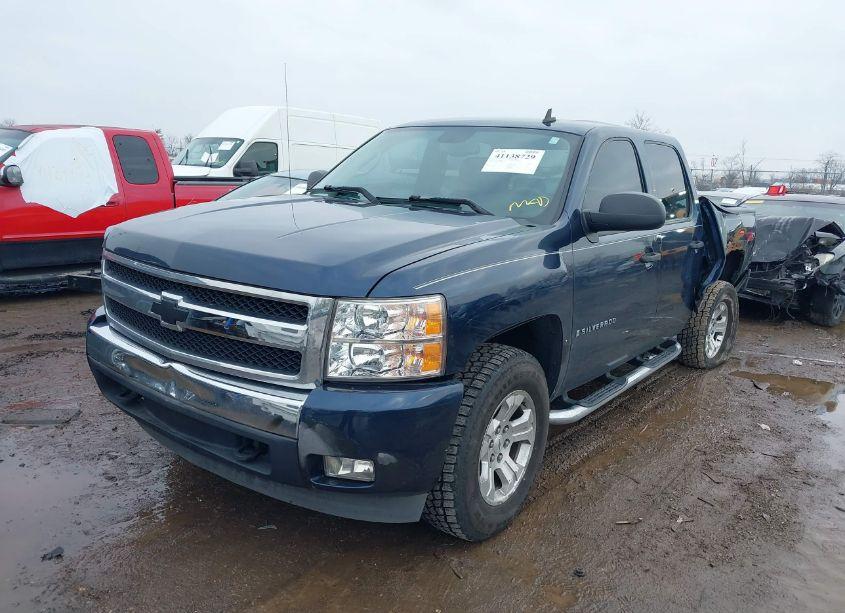 Photo 2 of 2007 Chevrolet Silverado 1500 LT2 (VIN 2GCEC13J071556539)
