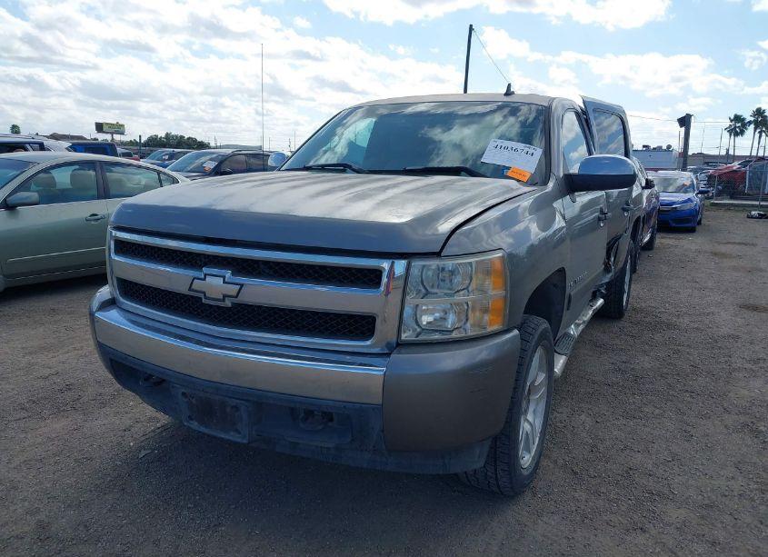 Photo 2 of 2007 Chevrolet Silverado 1500 LT1 (VIN 2GCEC13J171527891)