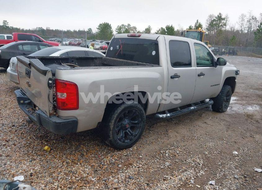 Photo 4 of 2007 Chevrolet Silverado 1500 WORK TRUCK (VIN 2GCEC13J271541900)