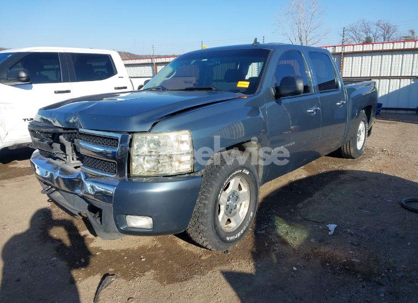 Photo 2 of 2007 Chevrolet Silverado 1500 LT1 (VIN 2GCEC13J371669658)