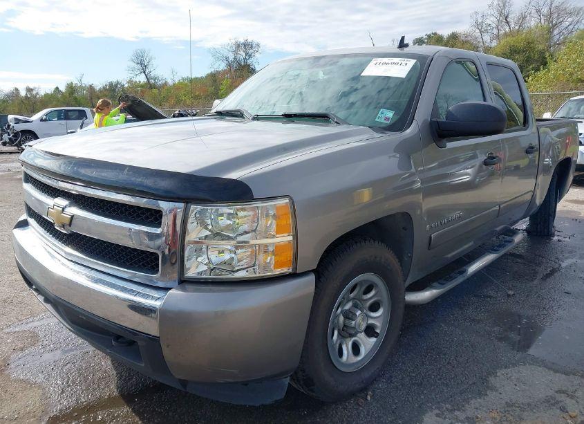 Photo 2 of 2007 Chevrolet Silverado 1500 LT1 (VIN 2GCEC13J571508986)