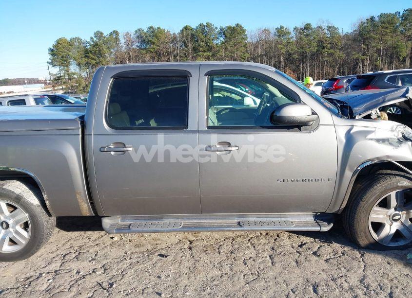 Photo 13 of 2007 Chevrolet Silverado 1500 LTZ (VIN 2GCEC13J971544440)