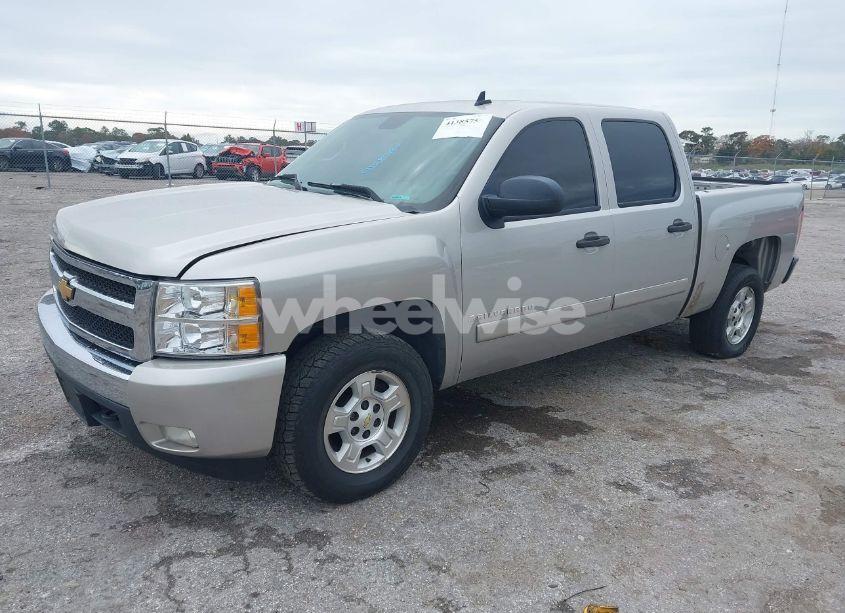 Photo 2 of 2007 Chevrolet Silverado 1500 LT2 (VIN 2GCEC13J971592925)
