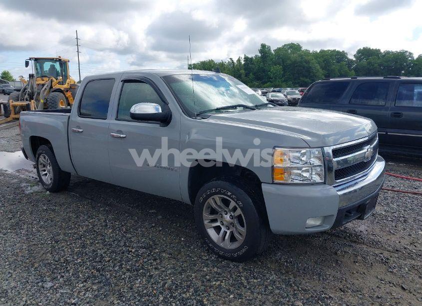2008 Chevrolet Silverado 1500 LT1 (VIN 2GCEC13JX81125398) main photo