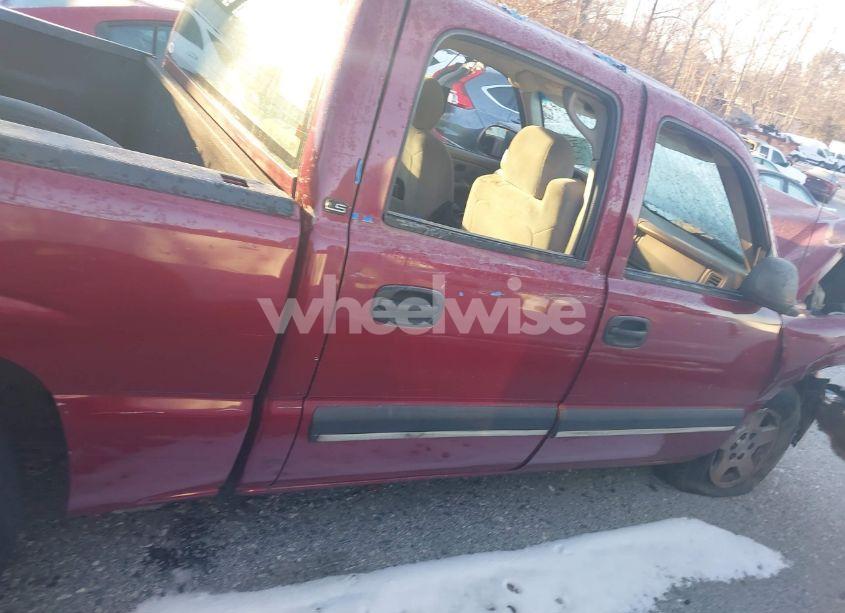 Photo 12 of 2005 Chevrolet Silverado 1500 LS (VIN 2GCEC13T051112270)