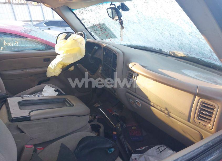 Photo 5 of 2005 Chevrolet Silverado 1500 LS (VIN 2GCEC13T051112270)