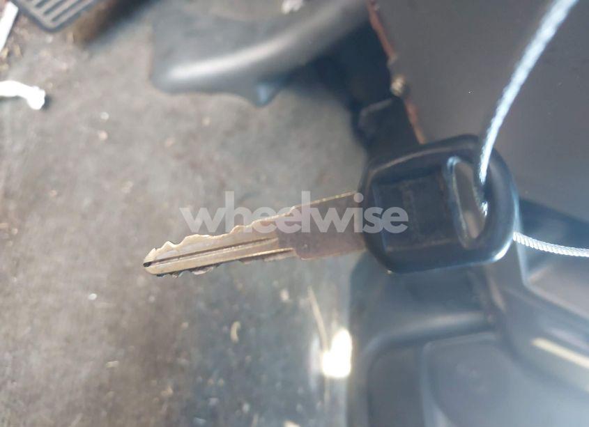 Photo 11 of 2004 Chevrolet Silverado 1500 LS (VIN 2GCEC13T241422435)