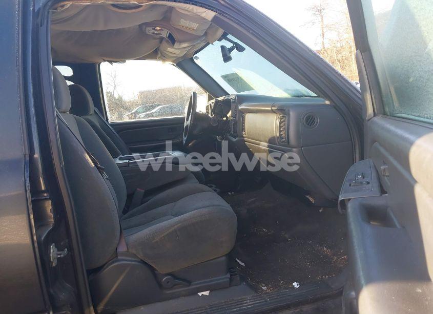 Photo 5 of 2004 Chevrolet Silverado 1500 LS (VIN 2GCEC13T241422435)