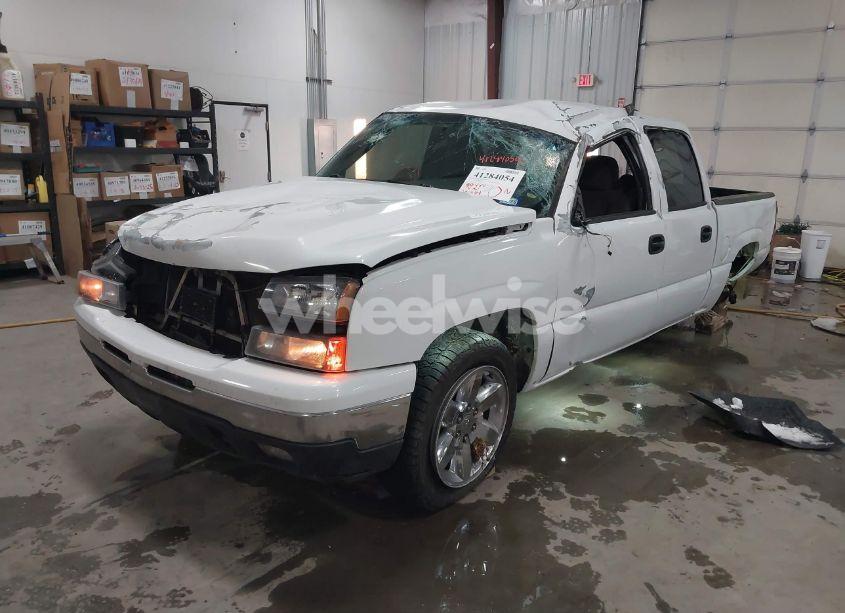 Photo 2 of 2006 Chevrolet Silverado 1500 LT1 (VIN 2GCEC13T261139312)