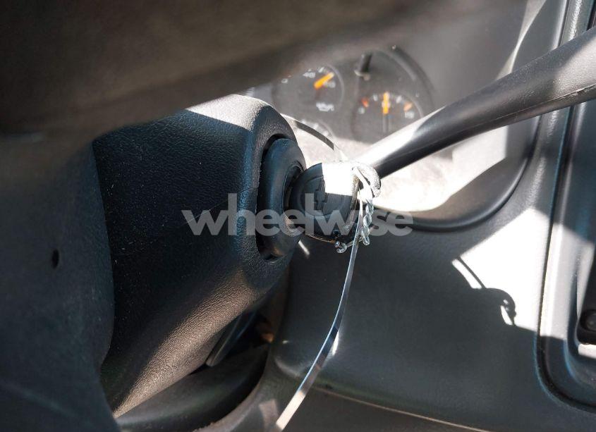 Photo 11 of 2005 Chevrolet Silverado 1500 LS (VIN 2GCEC13T351267766)