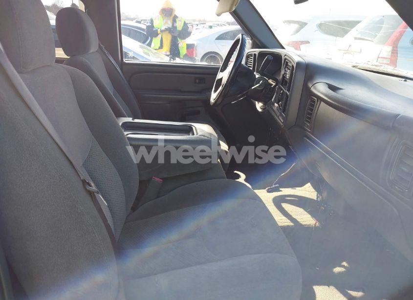 Photo 5 of 2005 Chevrolet Silverado 1500 LS (VIN 2GCEC13T351267766)