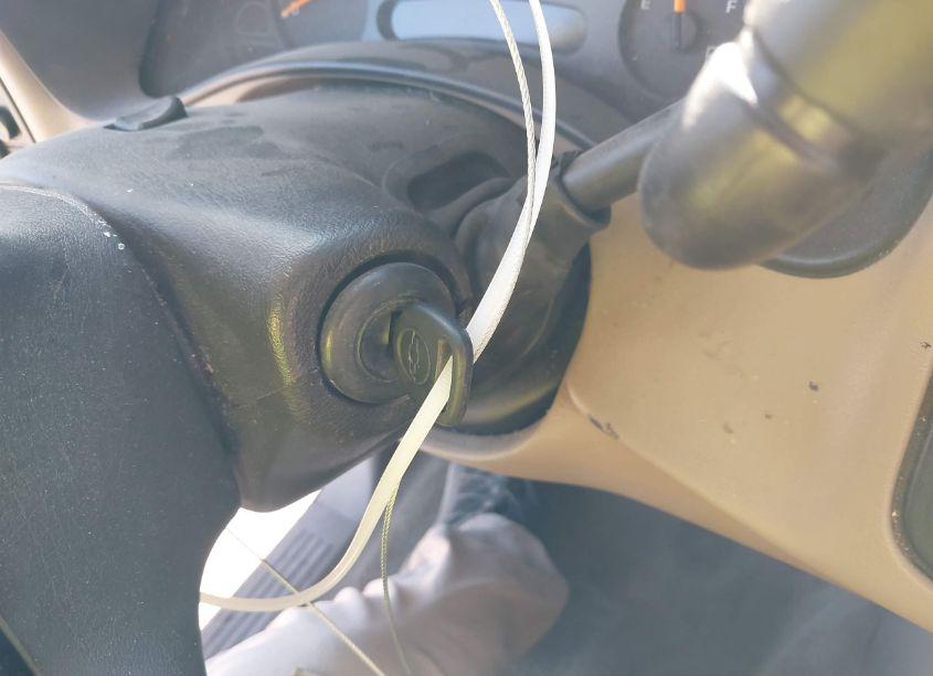 Photo 11 of 2005 Chevrolet Silverado 1500 LS (VIN 2GCEC13T351303696)