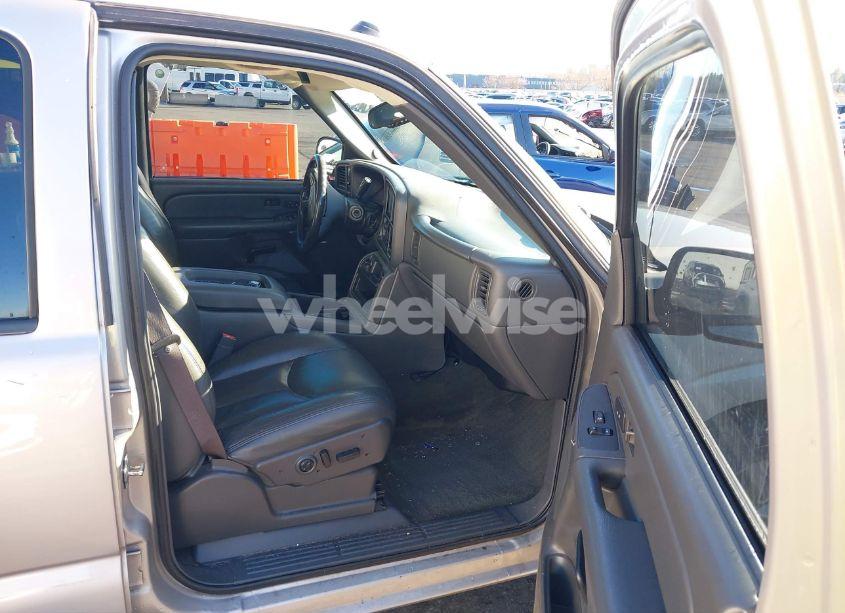 Photo 5 of 2004 Chevrolet Silverado 1500 LT (VIN 2GCEC13T441385744)