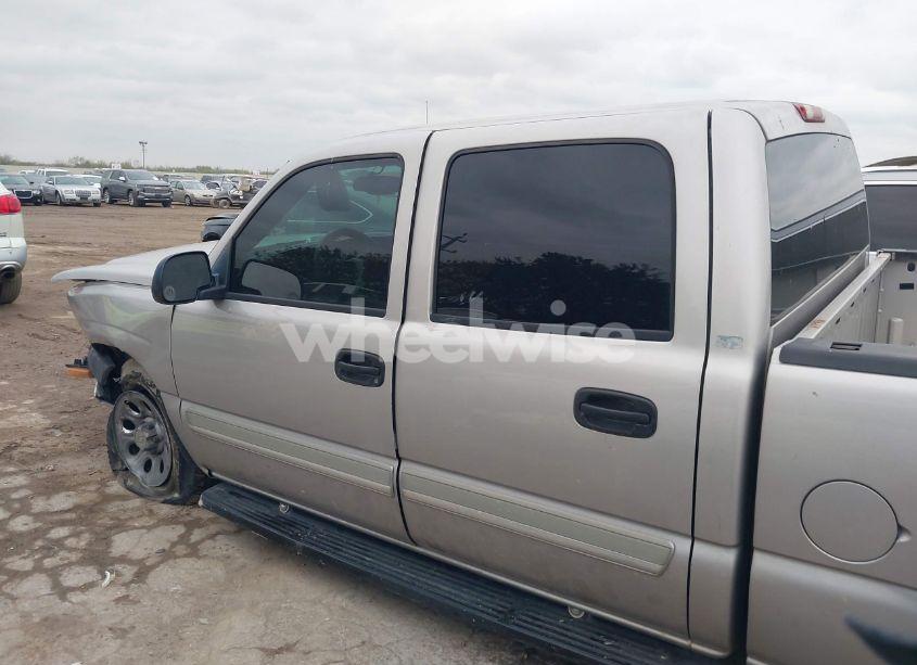 Photo 14 of 2005 Chevrolet Silverado 1500 LS (VIN 2GCEC13T451144641)