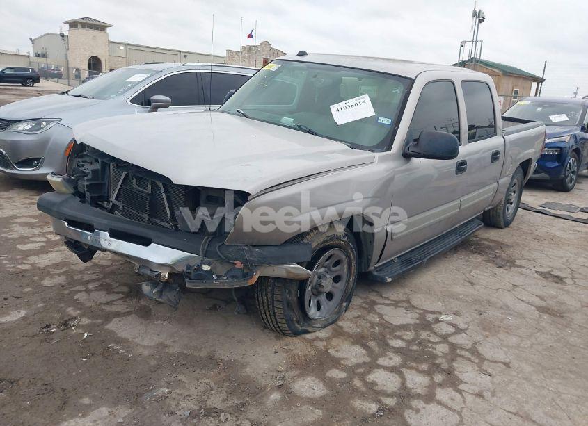 Photo 2 of 2005 Chevrolet Silverado 1500 LS (VIN 2GCEC13T451144641)