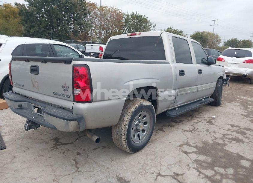 Photo 4 of 2005 Chevrolet Silverado 1500 LS (VIN 2GCEC13T451144641)