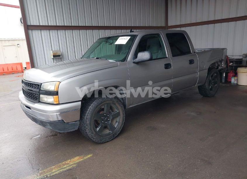 Photo 2 of 2006 Chevrolet Silverado 1500 LT1 (VIN 2GCEC13T461175194)