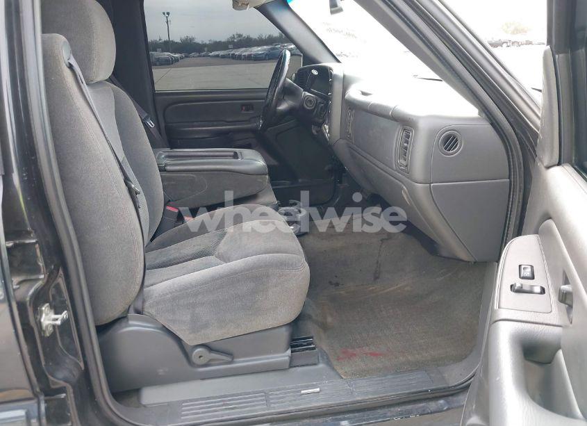 Photo 5 of 2005 Chevrolet Silverado 1500 LS (VIN 2GCEC13T551175168)