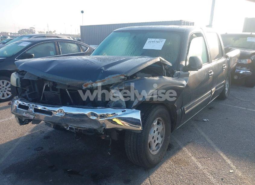 Photo 2 of 2004 Chevrolet Silverado 1500 LS (VIN 2GCEC13T741398858)