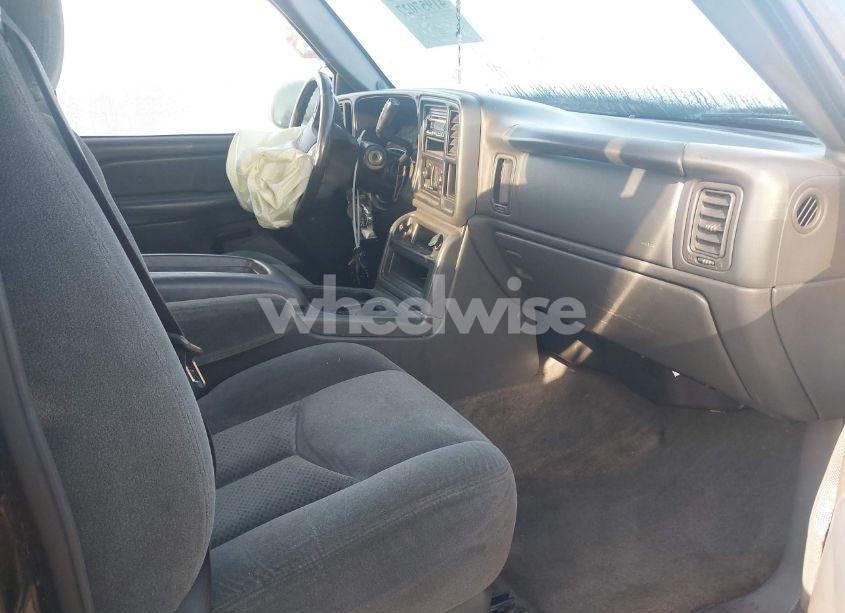 Photo 5 of 2004 Chevrolet Silverado 1500 LS (VIN 2GCEC13T741398858)